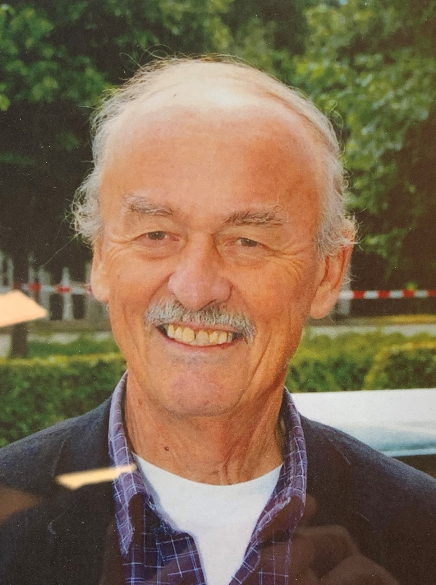 In memoriam Jan van den Heuvel B.C. de Bok In memoriam Jan van den Heuvel B.C. de Bok